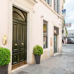 https://buonanotte-colosseo.it-romehotels.com